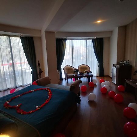 Green Queen Hotel Тбілісі Екстер'єр фото