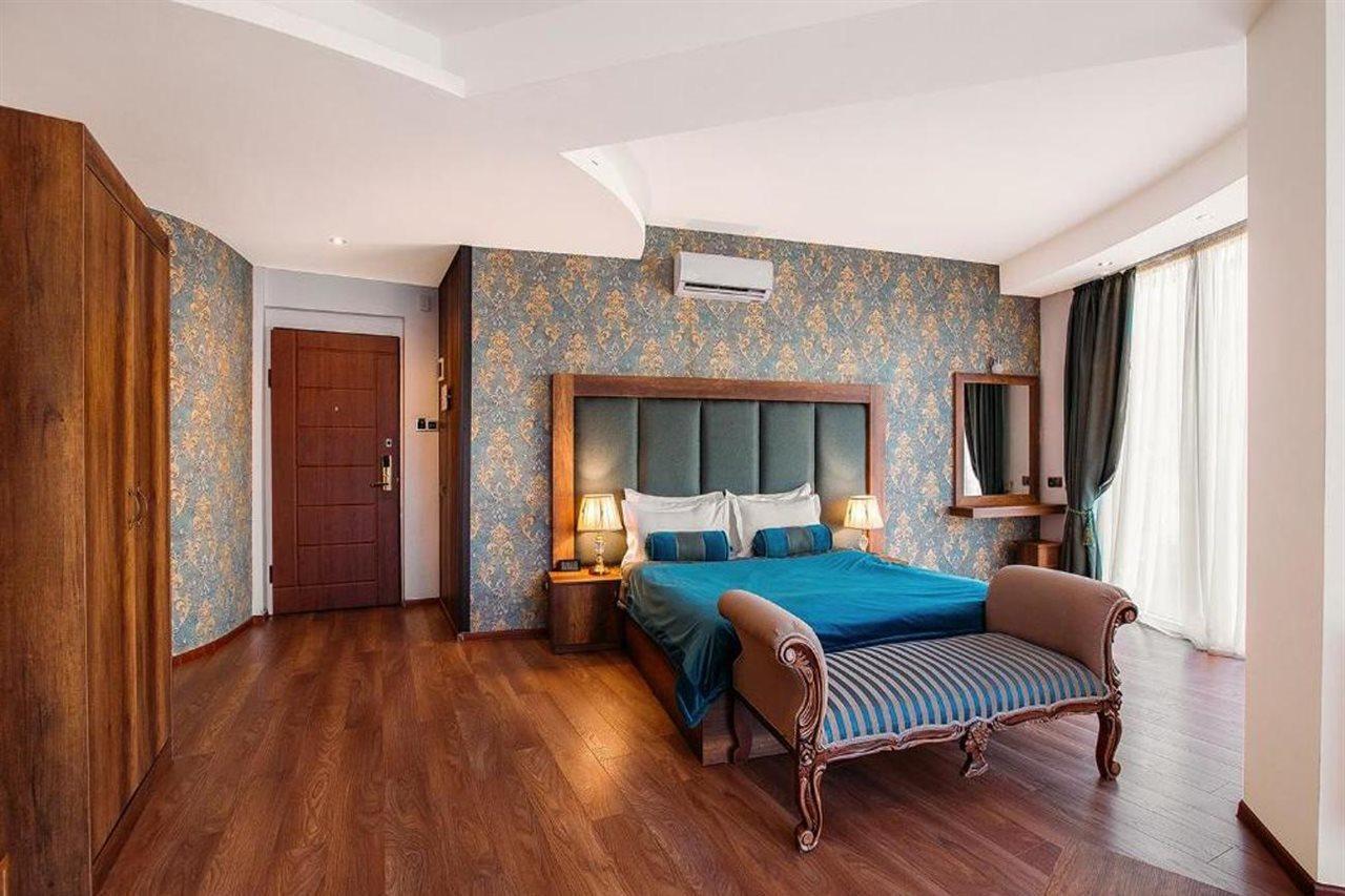 Green Queen Hotel Тбілісі Екстер'єр фото
