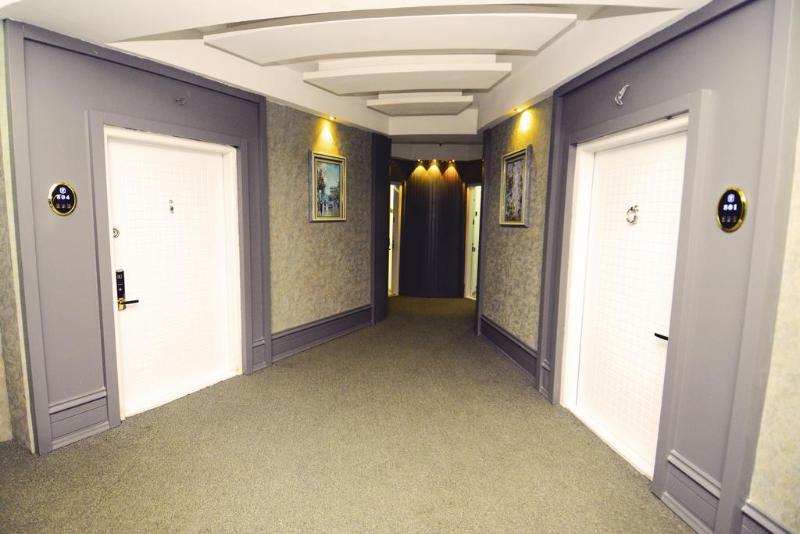 Green Queen Hotel Тбілісі Екстер'єр фото