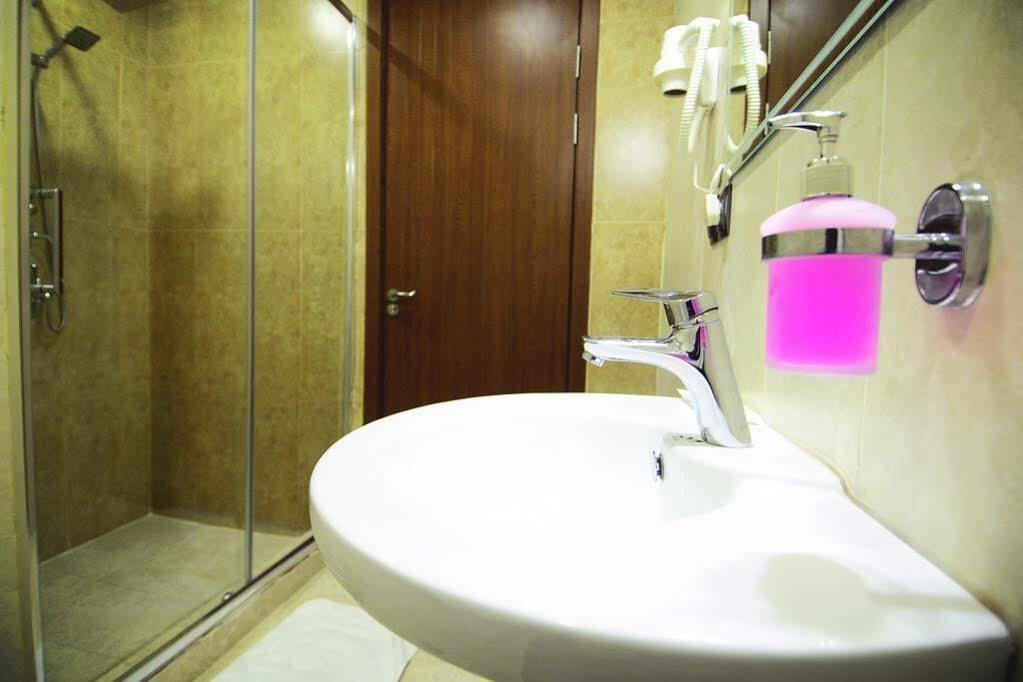 Green Queen Hotel Тбілісі Екстер'єр фото