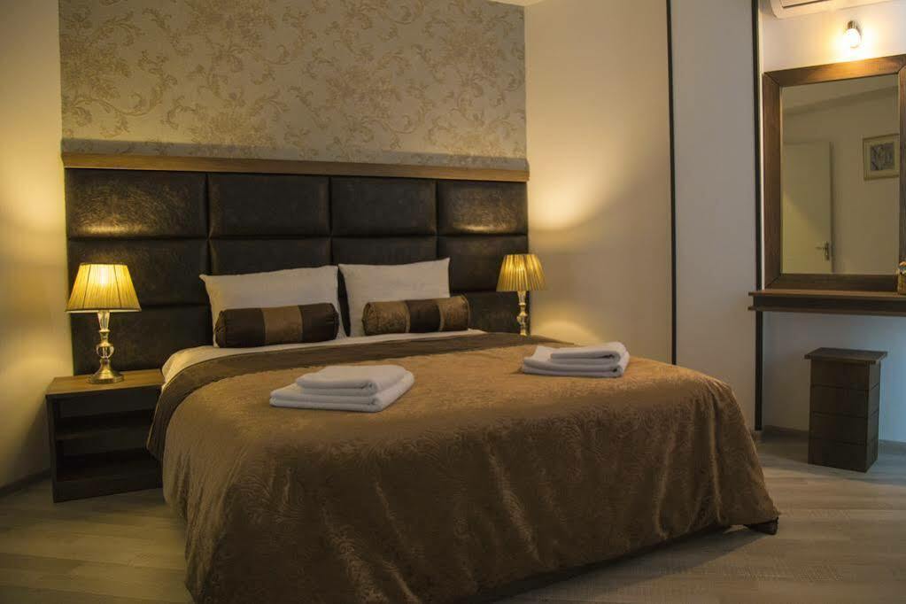 Green Queen Hotel Тбілісі Екстер'єр фото