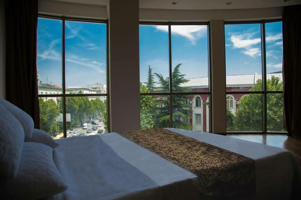 Green Queen Hotel Тбілісі Екстер'єр фото
