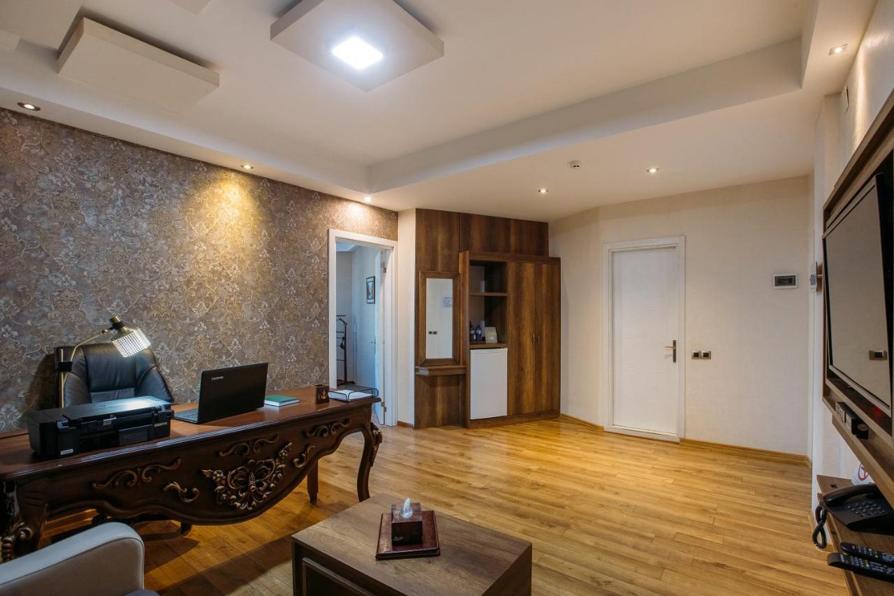 Green Queen Hotel Тбілісі Екстер'єр фото